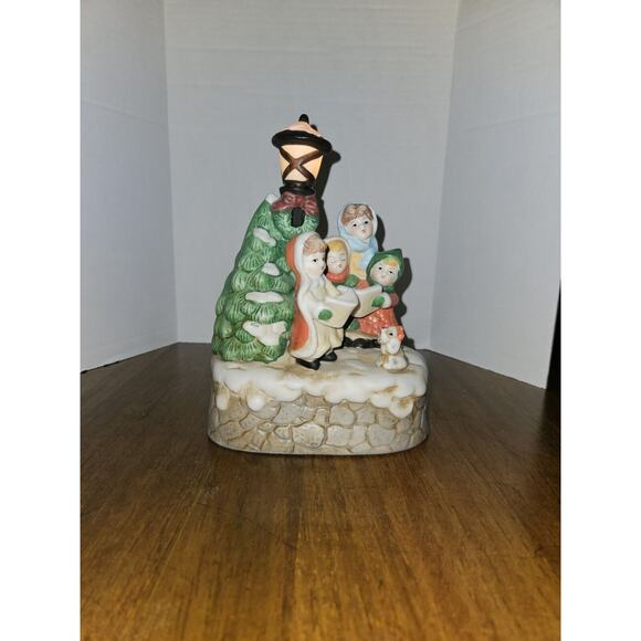 Vintage Porcelain Christmas Carolers Music Box Lighted Lamppost - Picture 2 of 6